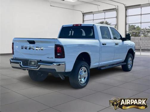 2025 RAM 2500 Tradesman Crew Cab 4x4 6'4' Box
