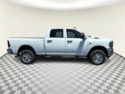 2025 RAM 2500 Tradesman Crew Cab 4x4 6'4' Box