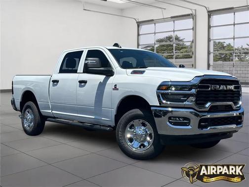 2025 RAM 2500 Tradesman Crew Cab 4x4 6'4' Box