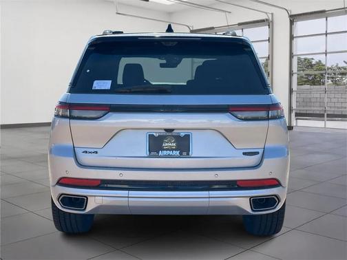 2025 Jeep Grand Cherokee Summit