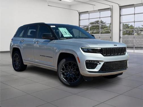 2025 Jeep Grand Cherokee Summit