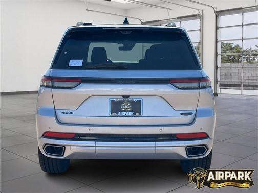 2025 Jeep Grand Cherokee Summit
