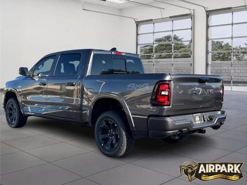 Granite Crystal Metallic Clearcoat 2026 RAM 1500 Big Horn/Lone Star