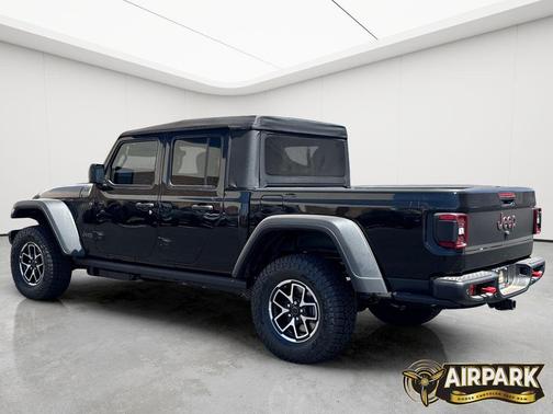 Black Clearcoat 2026 Jeep Gladiator Rubicon