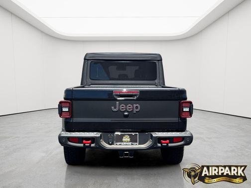 Black Clearcoat 2026 Jeep Gladiator Rubicon