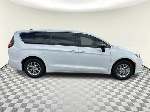 2025 Chrysler Pacifica L