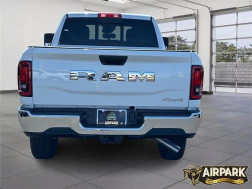 2025 RAM 2500 Tradesman Crew Cab 4x4 6'4' Box