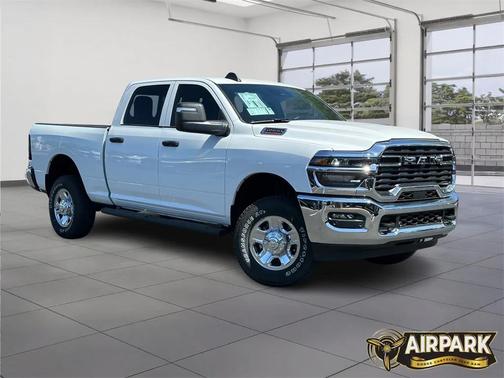 2025 RAM 2500 Tradesman Crew Cab 4x4 6'4' Box
