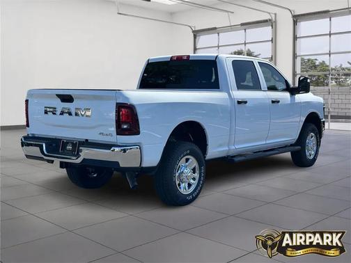 2025 RAM 2500 Tradesman Crew Cab 4x4 6'4' Box
