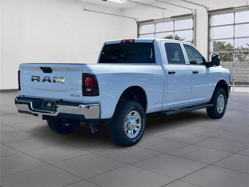 2025 RAM 2500 Tradesman Crew Cab 4x4 6'4' Box