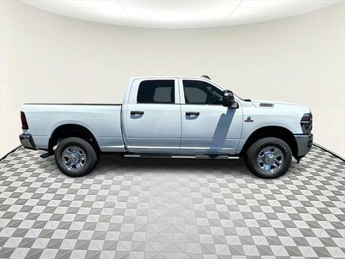 2025 RAM 2500 Tradesman Crew Cab 4x4 6'4' Box