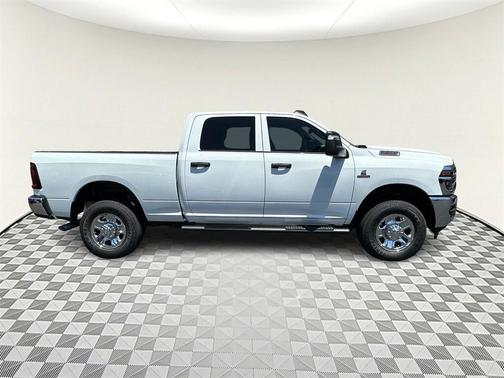2025 RAM 2500 Tradesman Crew Cab 4x4 6'4' Box
