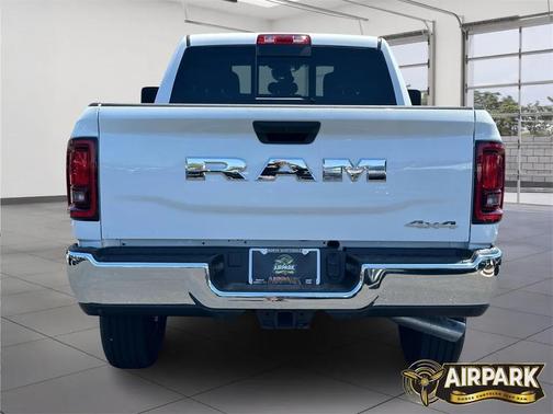 2025 RAM 2500 Tradesman Crew Cab 4x4 6'4' Box