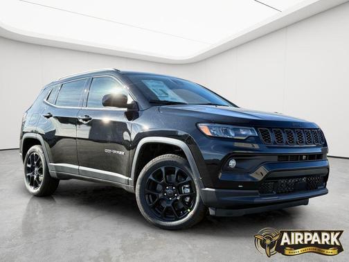 Diamond Black Crystal Pearlcoat 2026 Jeep Compass Latitude