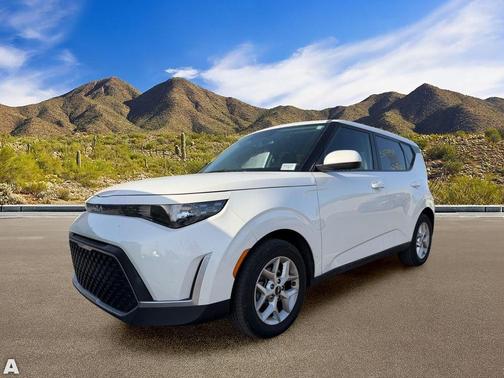 Snow White Pearl 2024 Kia Soul S