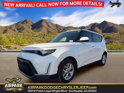 Snow White Pearl 2024 Kia Soul S