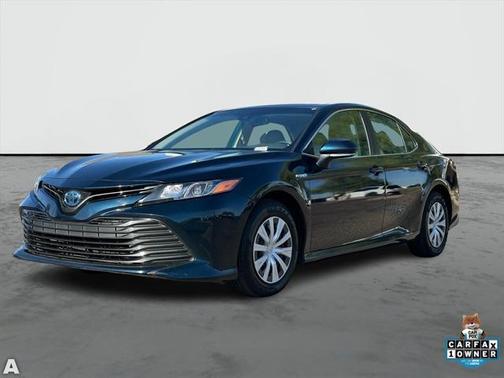 2019 Toyota Camry Hybrid LE