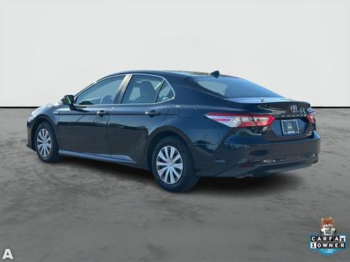 2019 Toyota Camry Hybrid LE