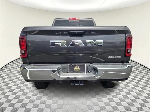 2025 RAM 2500 Tradesman Crew Cab 4x4 8' Box