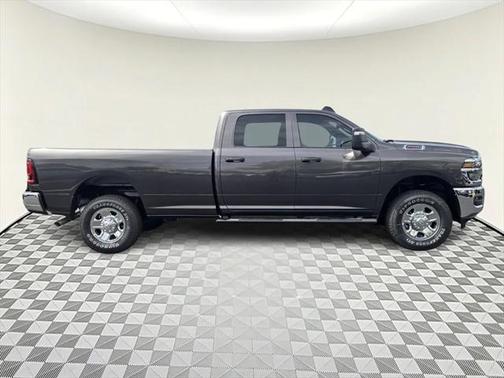 2025 RAM 2500 Tradesman Crew Cab 4x4 8' Box