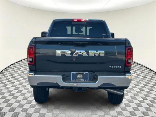 2025 RAM 2500 Tradesman Crew Cab 4x4 6'4' Box