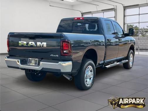 2025 RAM 2500 Tradesman Crew Cab 4x4 6'4' Box