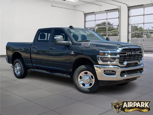 2025 RAM 2500 Tradesman Crew Cab 4x4 6'4' Box