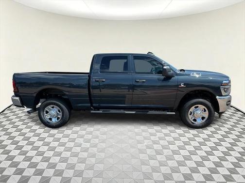 2025 RAM 2500 Tradesman Crew Cab 4x4 6'4' Box