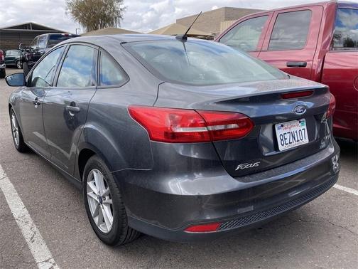 Photo 4 of 12 of 2018 Ford Focus SE