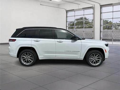 2025 Jeep Grand Cherokee Summit