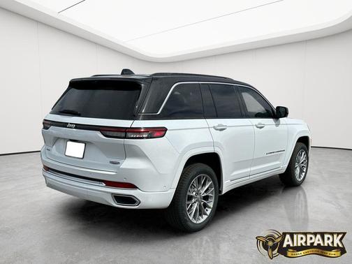 Bright White Clearcoat 2025 Jeep Grand Cherokee Summit
