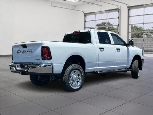 2025 RAM 2500 Tradesman Crew Cab 4x4 6'4' Box
