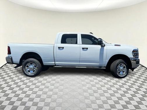 2025 RAM 2500 Tradesman Crew Cab 4x4 6'4' Box