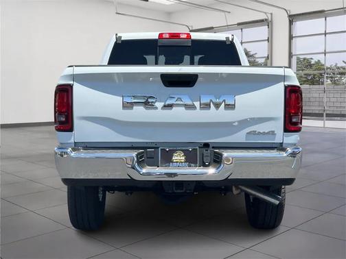 2025 RAM 2500 Tradesman Crew Cab 4x4 6'4' Box