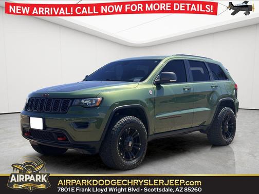 Green Metallic Clearcoat 2021 Jeep Grand Cherokee Trailhawk