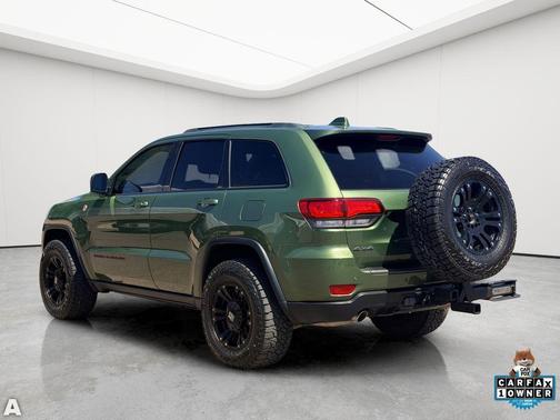Green Metallic Clearcoat 2021 Jeep Grand Cherokee Trailhawk