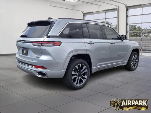 2025 Jeep Grand Cherokee Overland