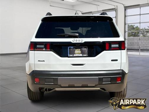 Bright White Clearcoat 2026 Jeep Cherokee Overland