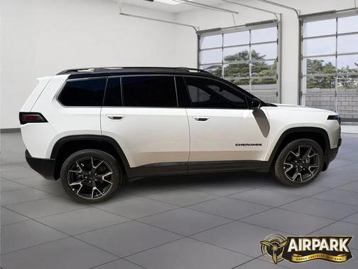 Bright White Clearcoat 2026 Jeep Cherokee Overland