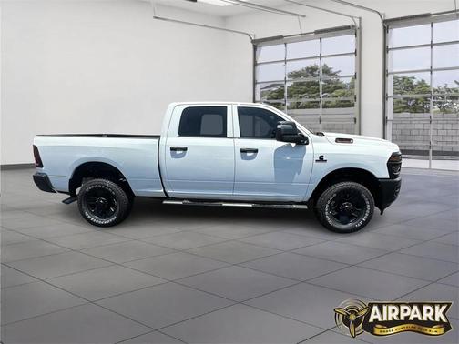 2025 RAM 2500 Tradesman Crew Cab 4x4 6'4' Box