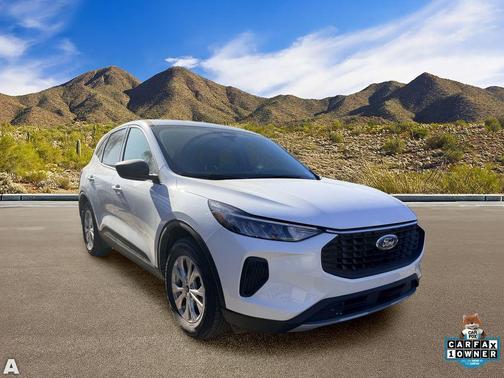 Oxford White 2025 Ford Escape Active