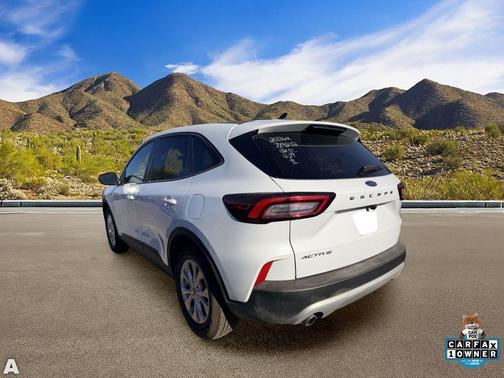Oxford White 2025 Ford Escape Active