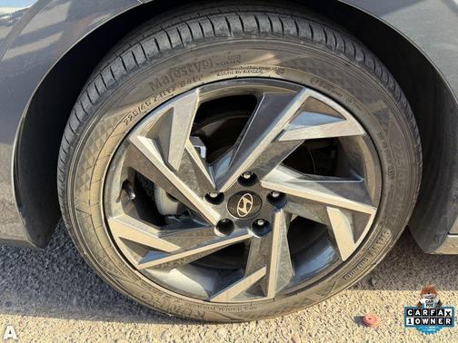 Ecotronic Gray 2024 Hyundai ELANTRA SEL