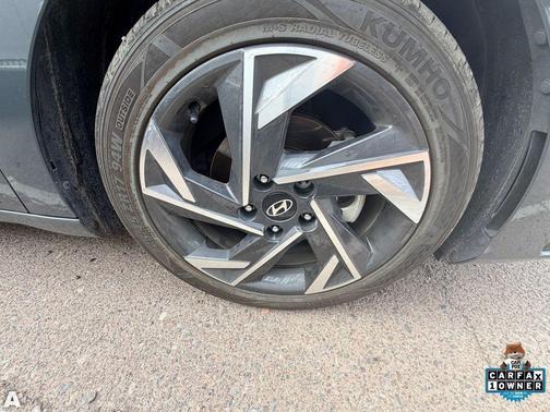 Ecotronic Gray 2024 Hyundai ELANTRA SEL
