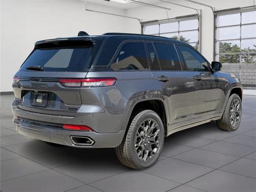 2025 Jeep Grand Cherokee Summit