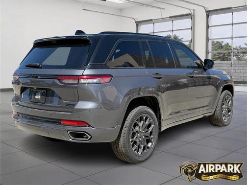 2025 Jeep Grand Cherokee Summit