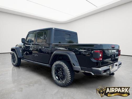 Black Clearcoat 2025 Jeep Gladiator Sport
