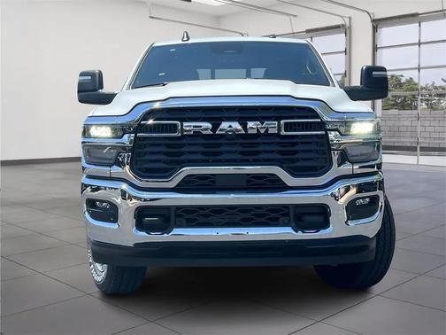 2025 RAM 2500 Tradesman Crew Cab 4x4 6'4' Box