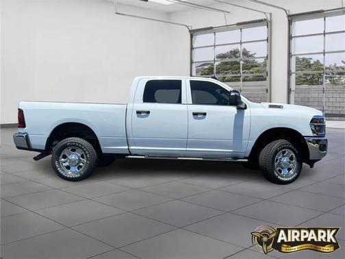2025 RAM 2500 Tradesman Crew Cab 4x4 6'4' Box