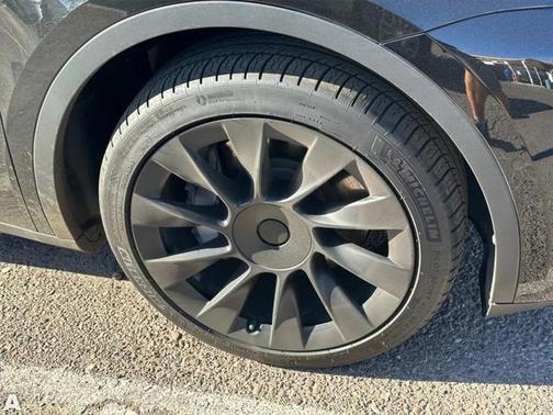 2021 Tesla Model Y Standard Range Rear-Wheel Drive